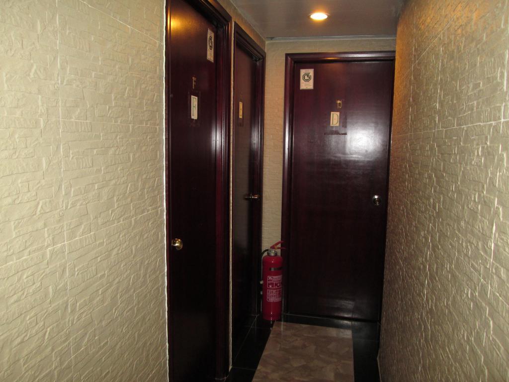 Global Inn Цзюлун Экстерьер фото